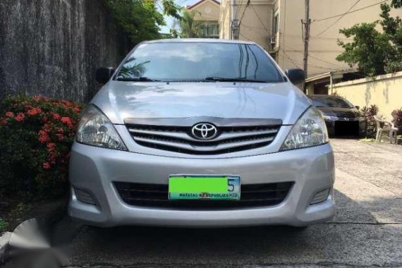 toyota innova j 2011