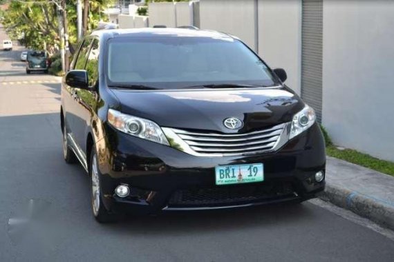 2011 Toyota Sienna Full Options AT Black For Sale