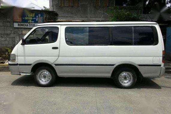 Toyata Hi Ace GL 2000 MT White Van For Sale