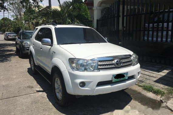 Toyota Fortuner 2009 SUV white for sale 