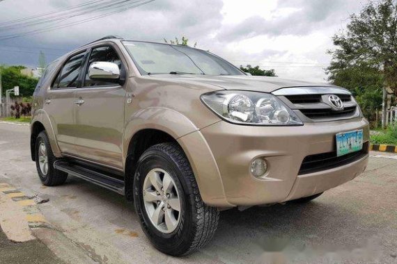 Toyota Fortuner 2006 G cream for sale 