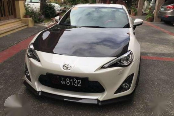 2013 Toyota 86 Loaded Pearl White Automatic