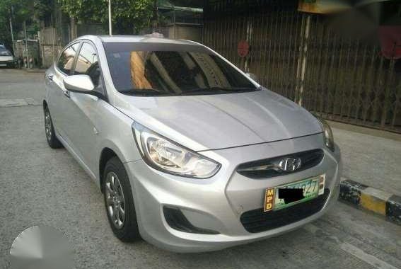 Accent hyundai 2012