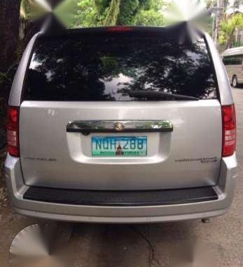Well maintained 2010 Chrysler Town and Country for sale