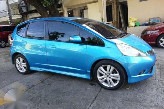 2010 model hobda jazz 1.5 top of tge line 1st owner