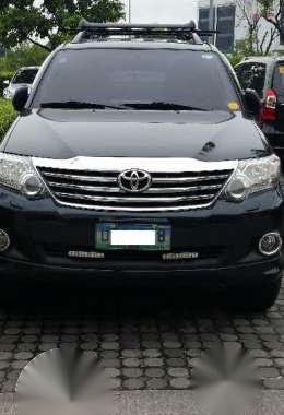 Toyota Fortuner 2012 G AT Black For Sale