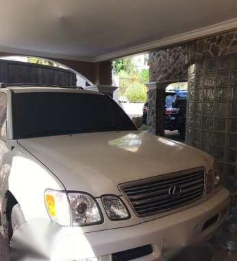 Lexus LX470 SUV