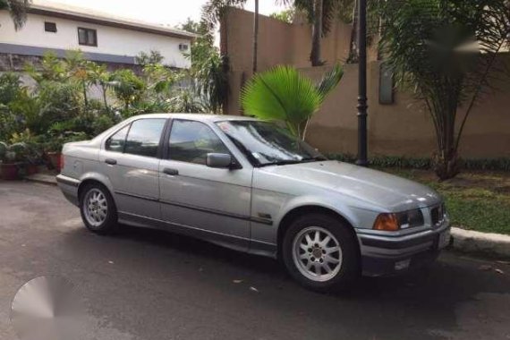 1996 BMW 320i