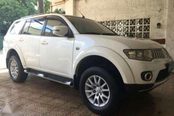 ALMOST NEW 2013 Montero sport FOR SALE