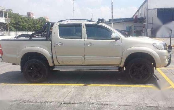 Toyota Hilux G 4x2 Automatic 2014 FOR SALE
