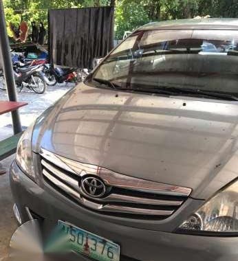 Toyota Innova V AT Silver Silver SUV For Sale