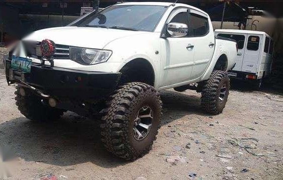 Mitsubishi Strada 4x4 GLS Sport V good as new for sale 