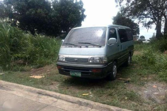 Toyota hiace custom van 1kz