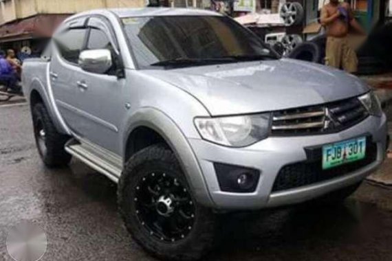 Mitsubishi Strada Gls V 4x4 2013 MT Silver 