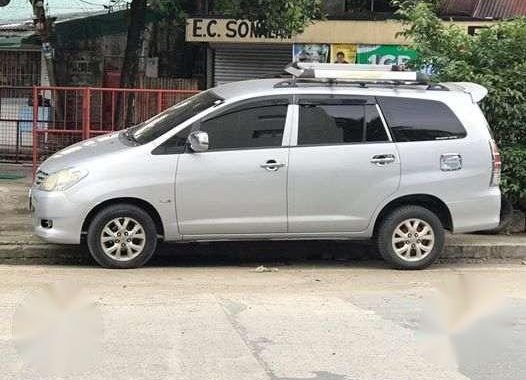 Toyota Innova AT E Silver SUV For Sale