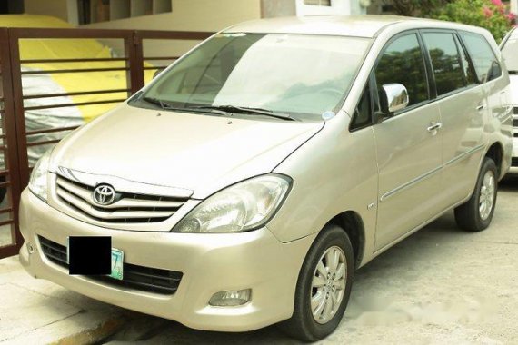 Toyota Innova 2008 cream for sale 