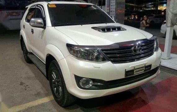 Toyota Fortuner 2016 AT V 4x2 White For Sale