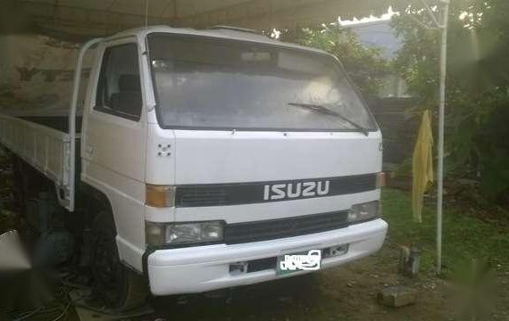 Isuzu Elf Truck good as new for sale 