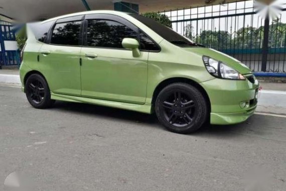 GOOD AS NEW Honda Fit 2001 FOR SALE