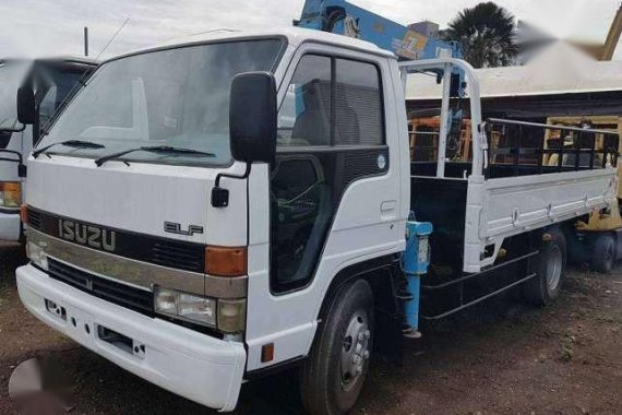 Isuzu Elf 4HG1 with 2.5T boom