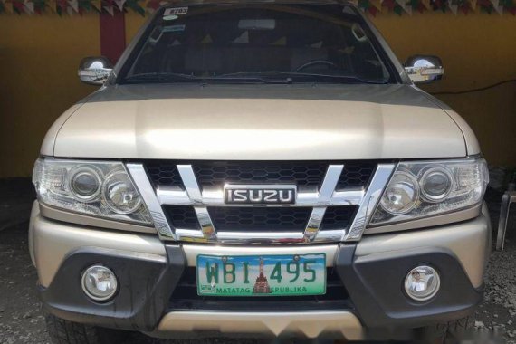 2013 Isuzu SPORTIVO beige for sale