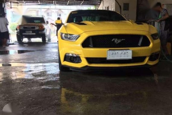 2015 Ford Mustang 5.0 AT Yellow Coupe For Sale