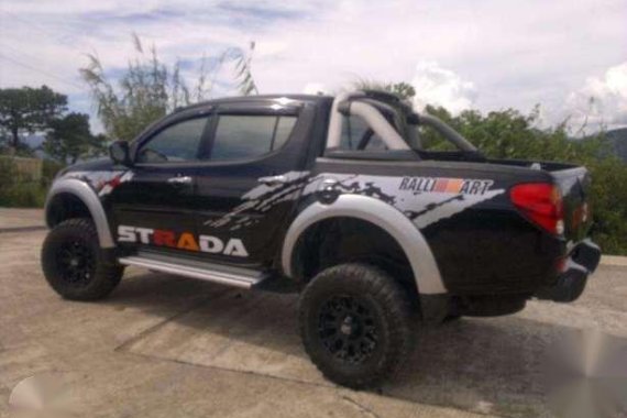 Mitsubishi Strada 4x4 Manual Black For Sale