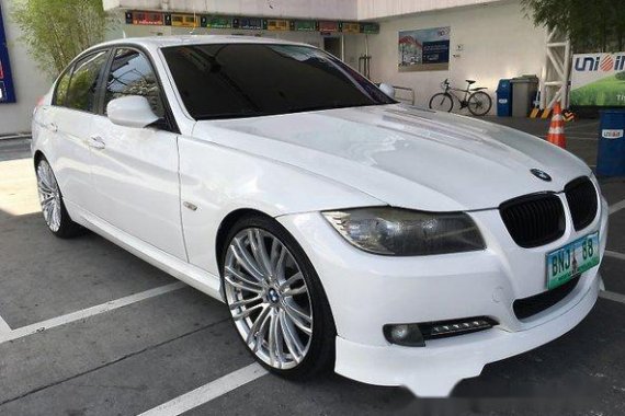 BMW 318i 2010 White for sale