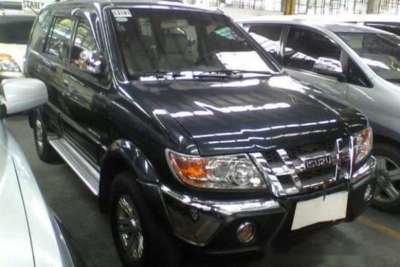 Well-kept Isuzu Crosswind 2010 for sale