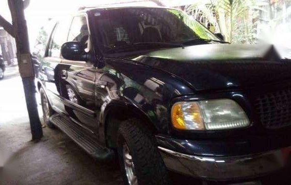 For Sale: FORD Expedition XLT in good condition