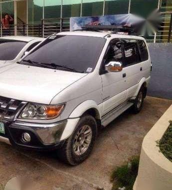 Isuzu Sportivo 2011 MT White SUV For Sale