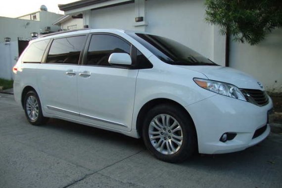 FOR SALE 2013 Toyota Sienna XLE