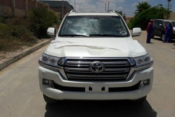 2017 Toyota Land Cruiser Automatic Diesel well maintained
