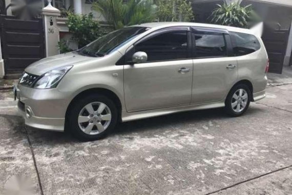 Nissan Grand Livina 2010 AT Silver For Sale