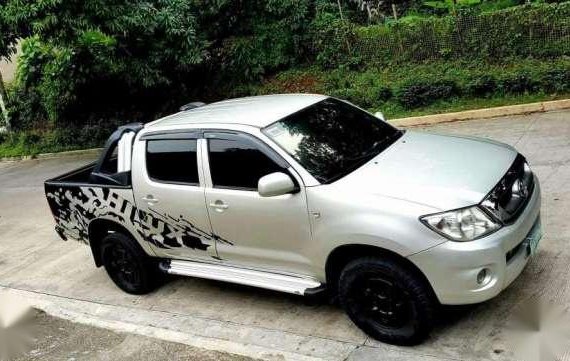 Toyota hilux E 2011 truck white for sale 