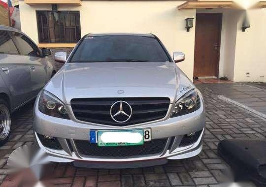 Mercedes Benz C200 good as new for sale 