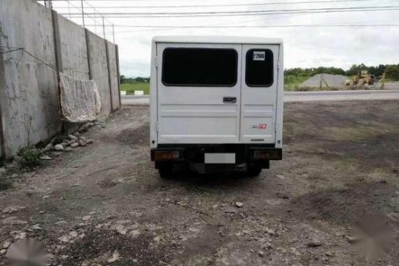 Looking for Mitsubishi L300 truck white for sale 