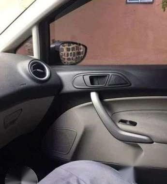 Ford Fiesta 2015 SUV  grey for sale 