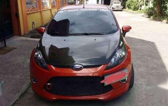 2011 Ford Fiesta (Top Of The Line)