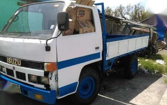 Isuzu elf dropside 4JV1 good as new for sale 