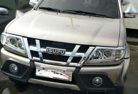 Isuzu sportivo 2014 good as new for sale 