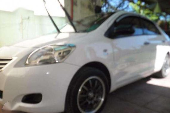 Toyota Vios 2011 coupe white for sale 