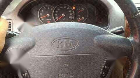 Kia Carnival SUV white for sale 