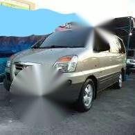 2005 HYUNDAI STAREX GOLD for sale 