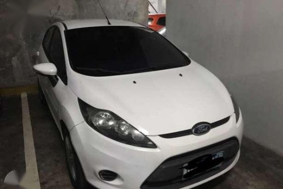 Ford Fiesta 2012 AT top of the line for sale 