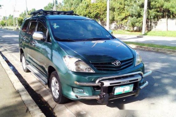 Toyota Innova 2011 Green for sale