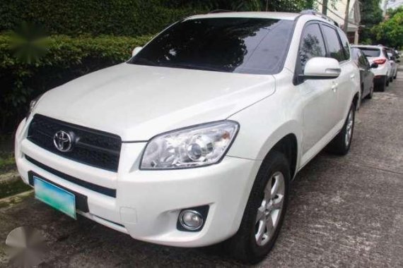 Toyota RAV4 2010 Loaded 4WD rush sale