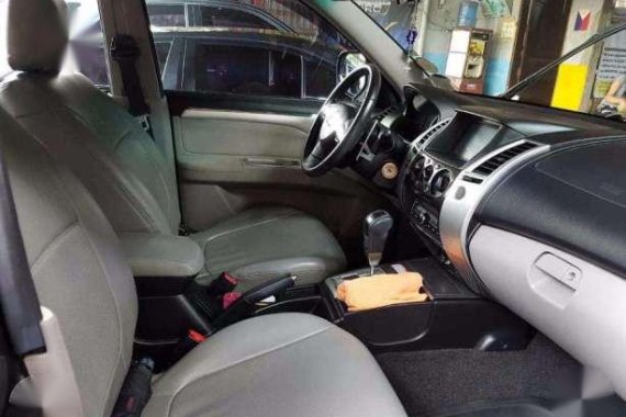 2012 Mitsubishi Montero GLS V