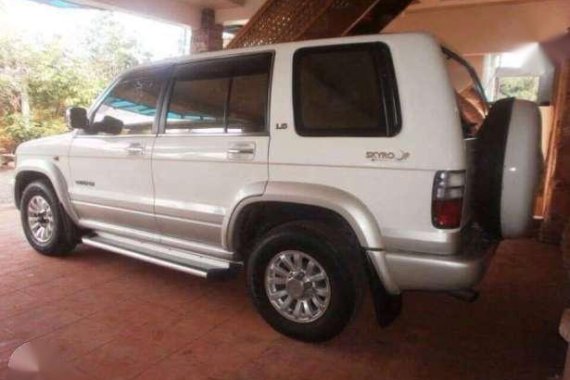 Excellent Condition Isuzu Trooper 2003 SkyRoof For Sale