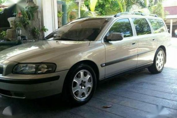 For sale very fresh Volvo V70 wagon 2001